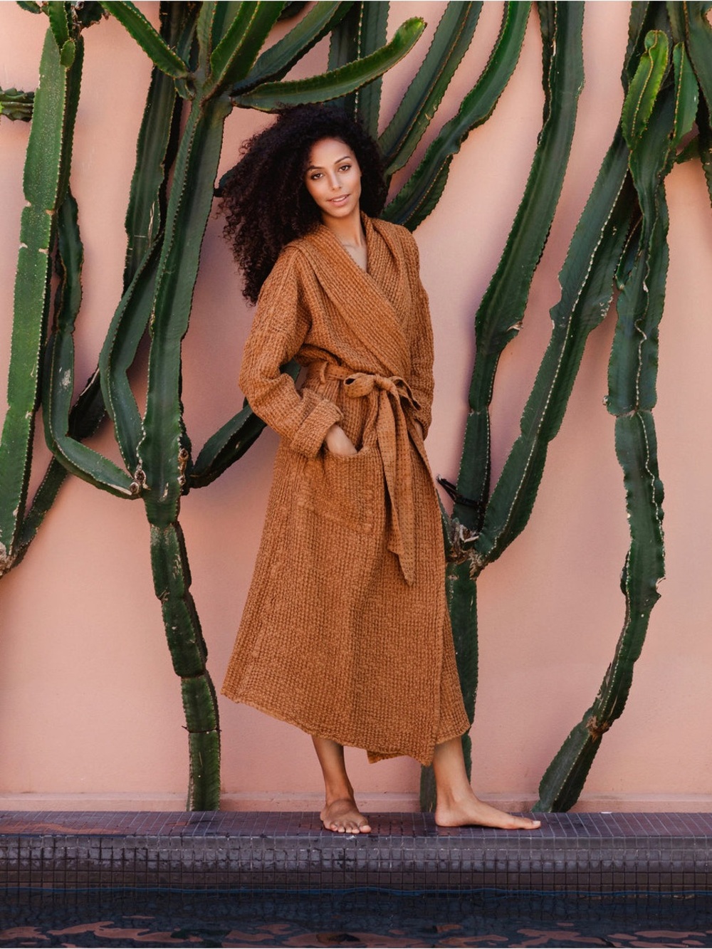 Women's Waffle Robe in Cinnamon with Hooded Collar. L/XL RUNS BIG - Picture 3 of 8